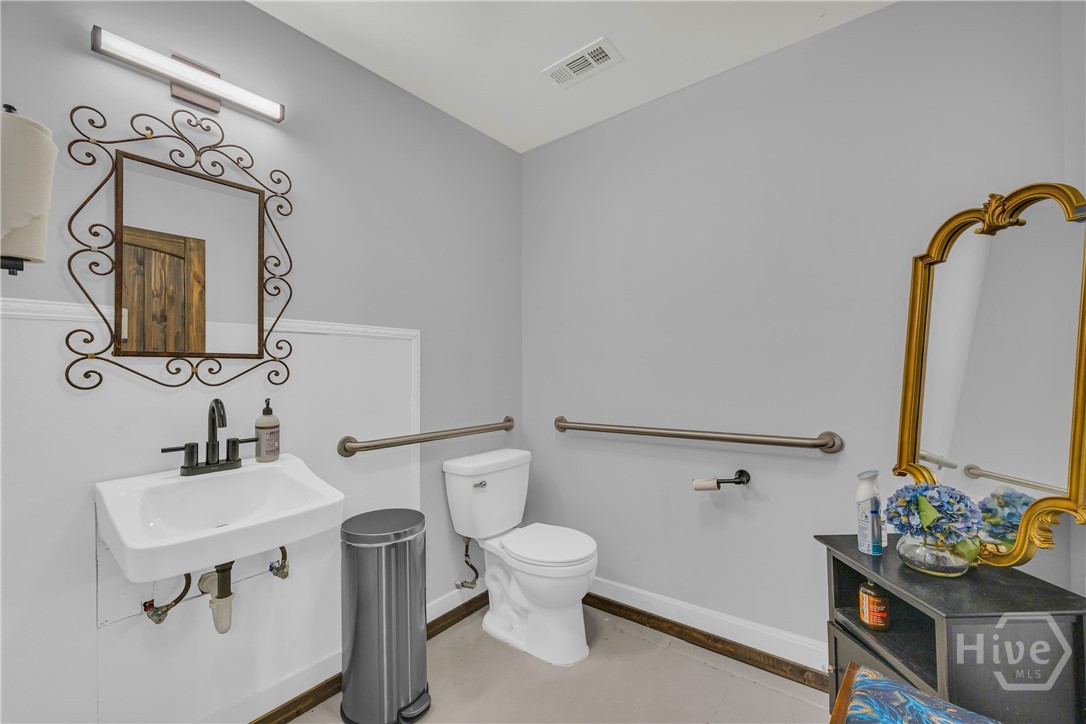 1642 S Broad St Property Photo 17