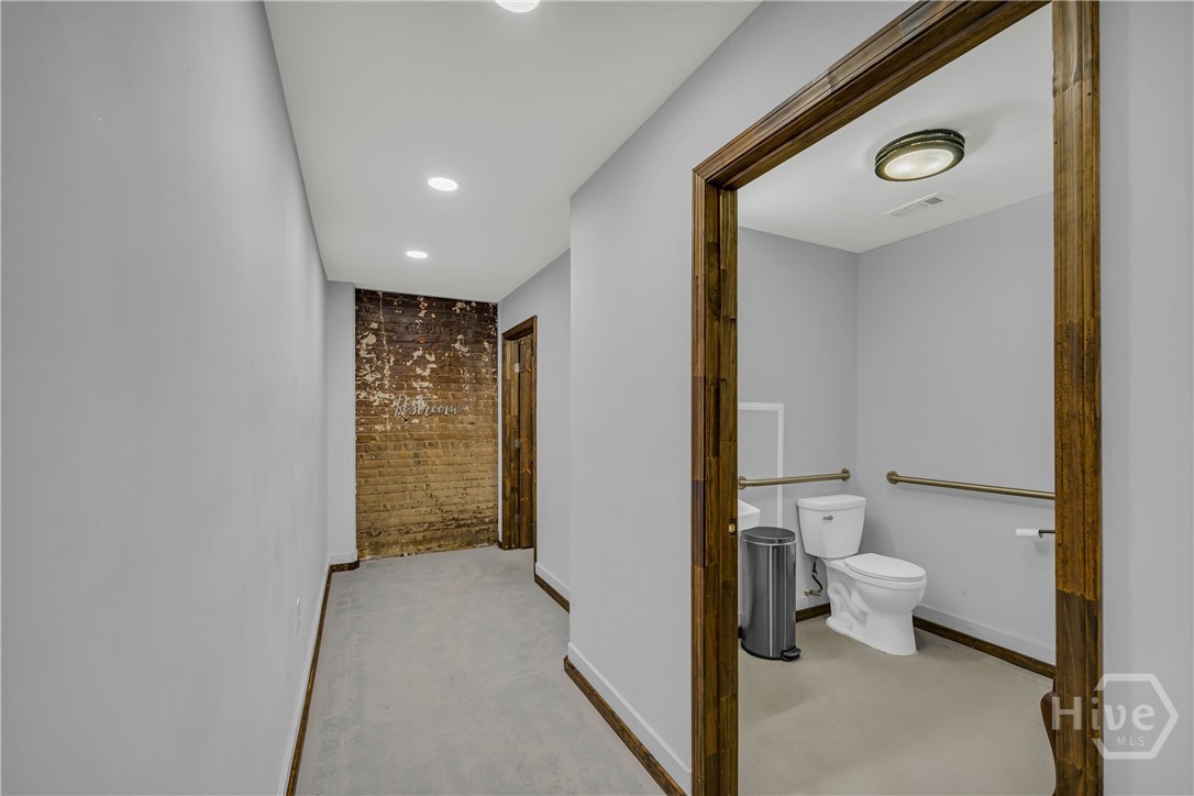 1642 S Broad St Property Photo 19