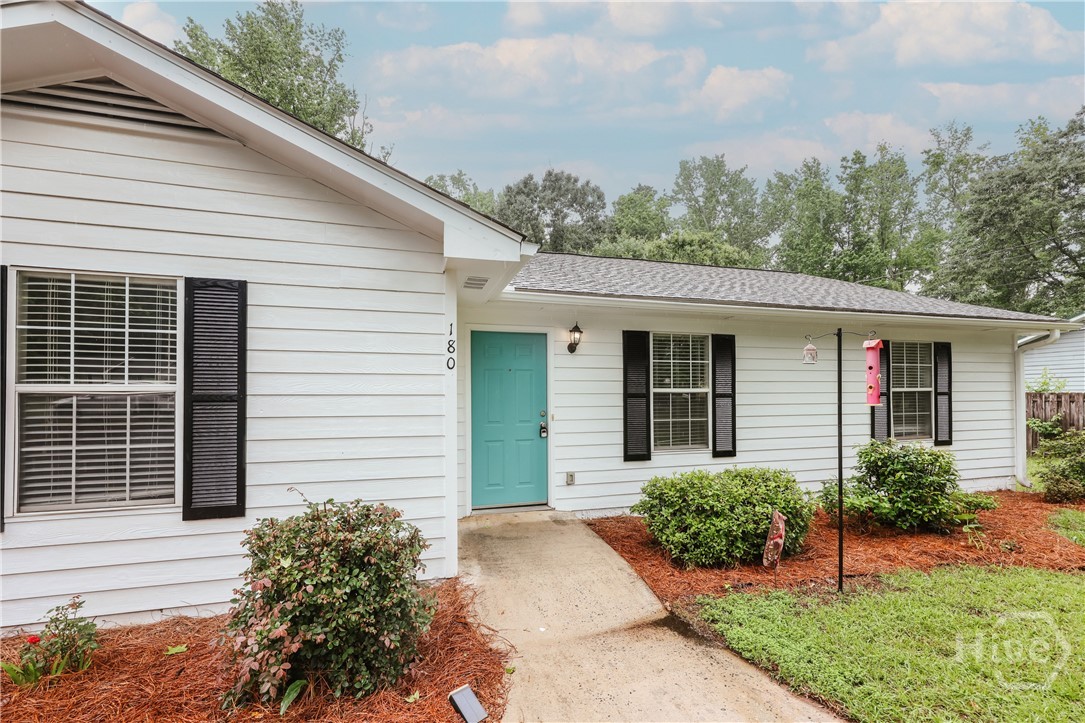 180 Oak Drive Property Photo 2