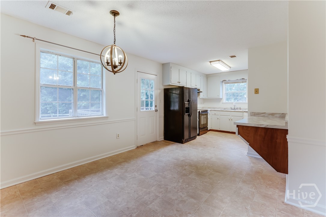 180 Oak Drive Property Photo 6