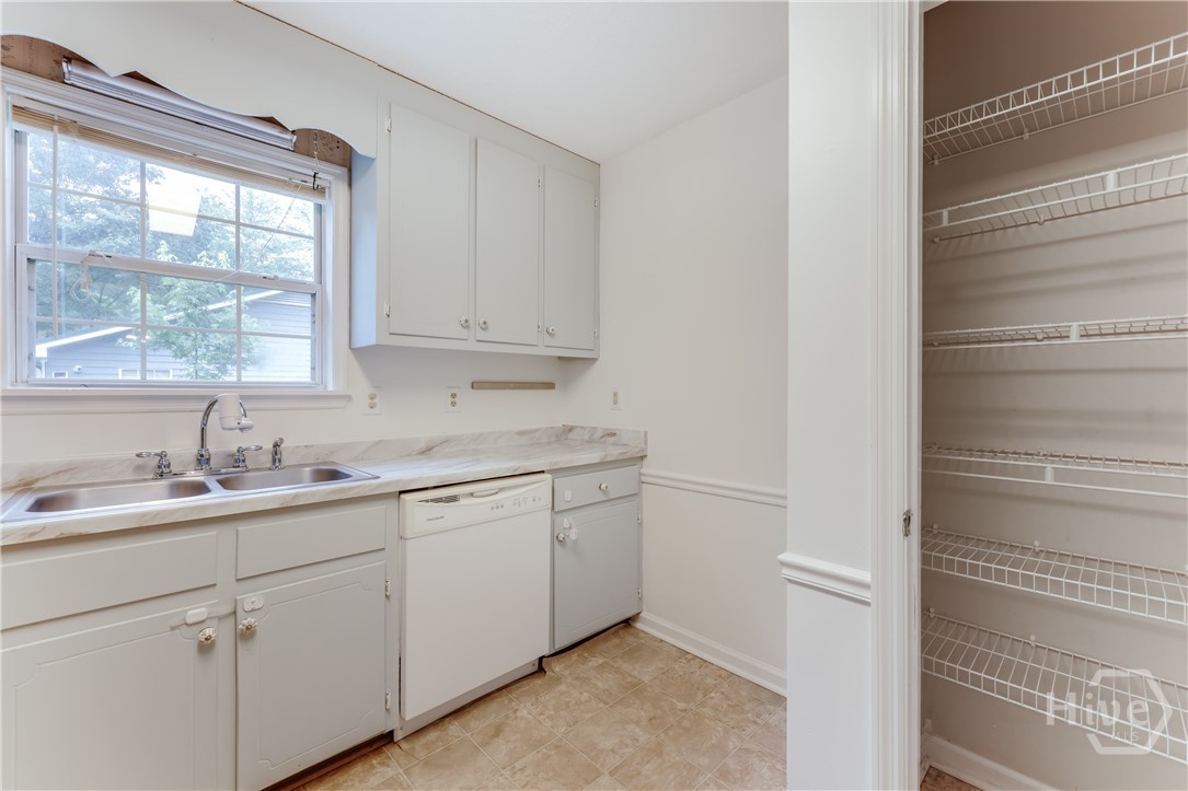 180 Oak Drive Property Photo 10