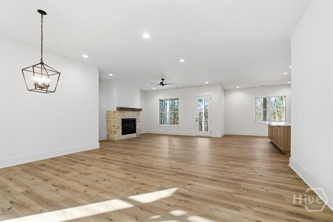 115 Oak Hill Circle Property Photo 4