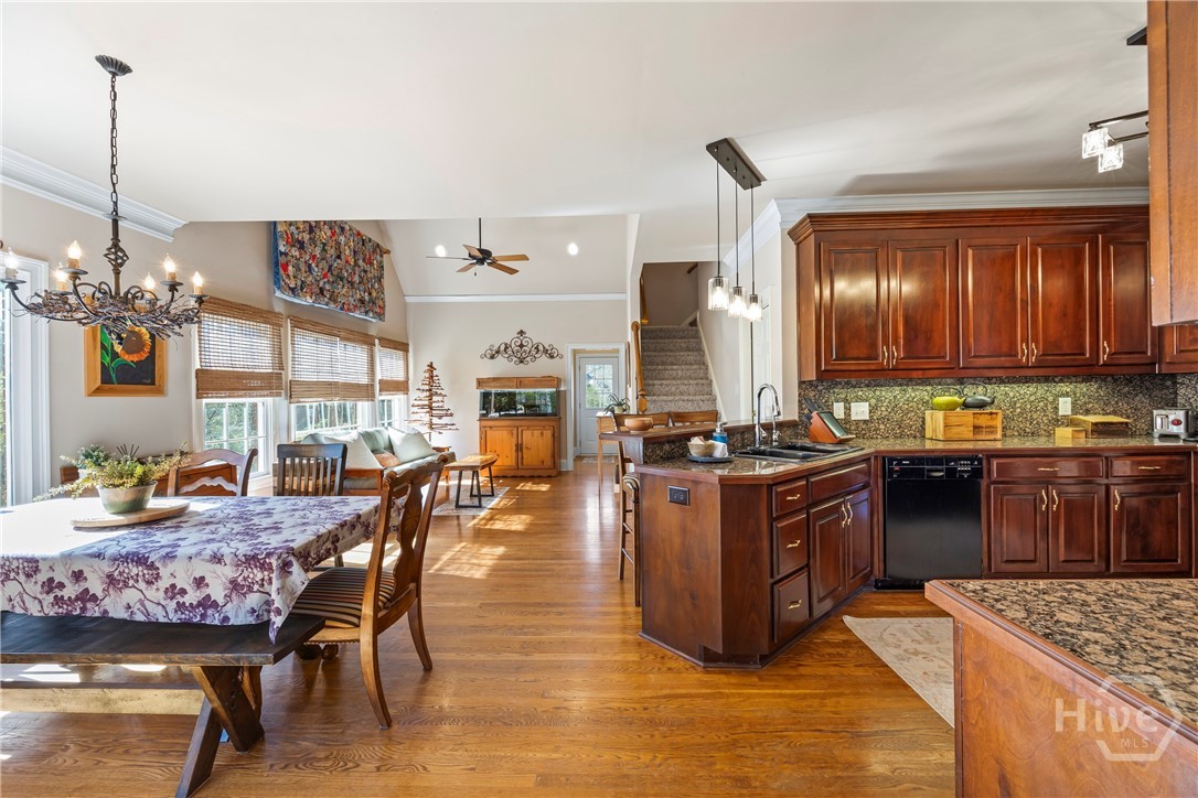 1060 Fox Hollow Court Property Photo 23