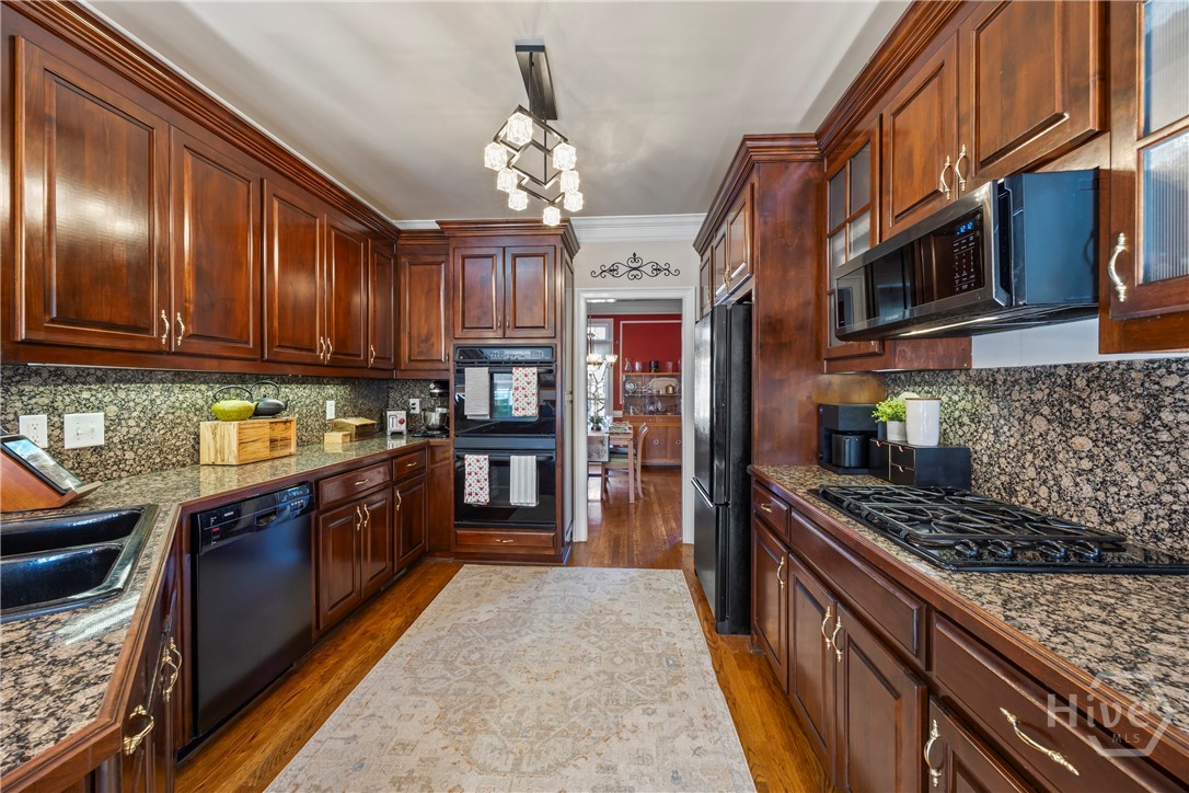 1060 Fox Hollow Court Property Photo 28