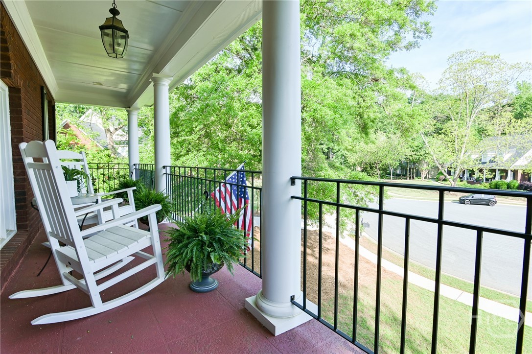 1060 Fox Hollow Court Property Photo 48