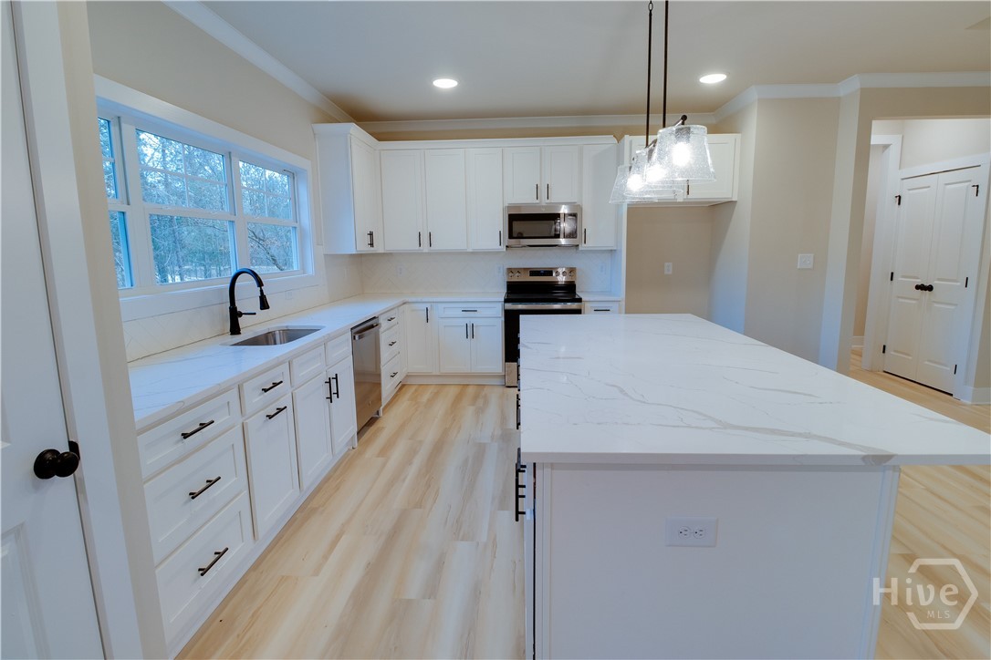 1021 Pointe S Property Photo 7