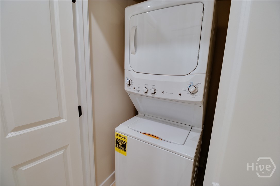 1021 Pointe S Property Photo 14