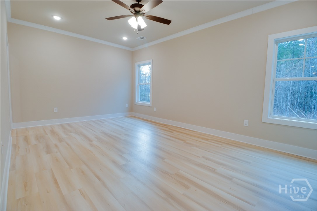 1021 Pointe S Property Photo 16