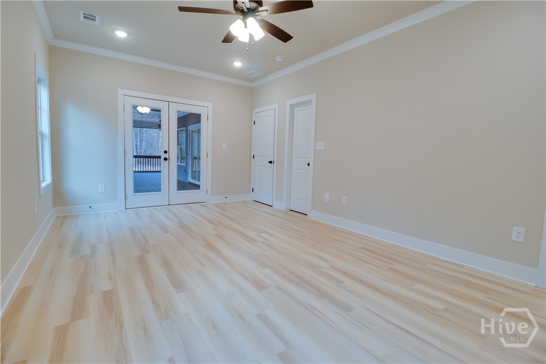 1021 Pointe S Property Photo 17