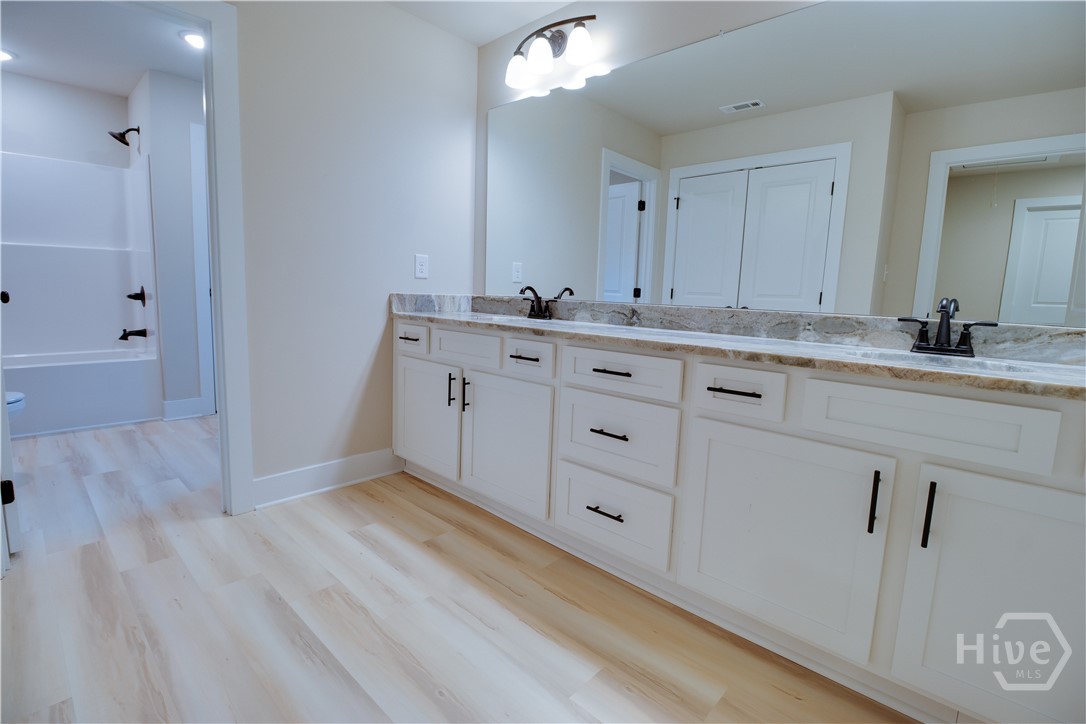 1021 Pointe S Property Photo 20