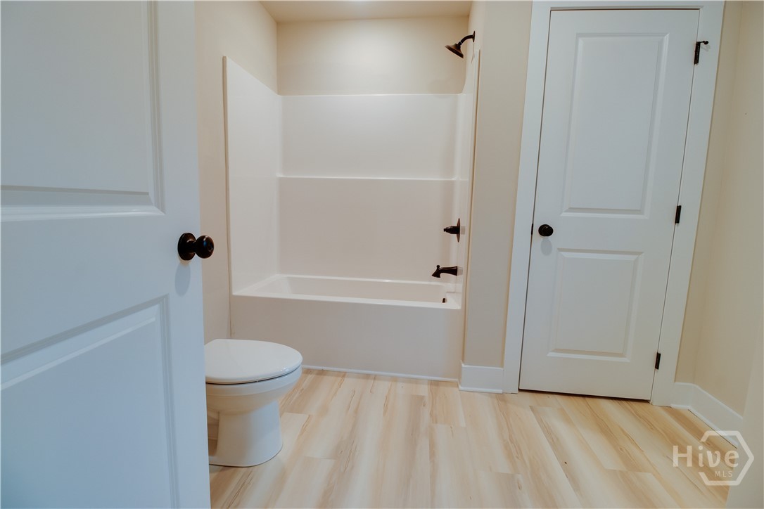 1021 Pointe S Property Photo 32