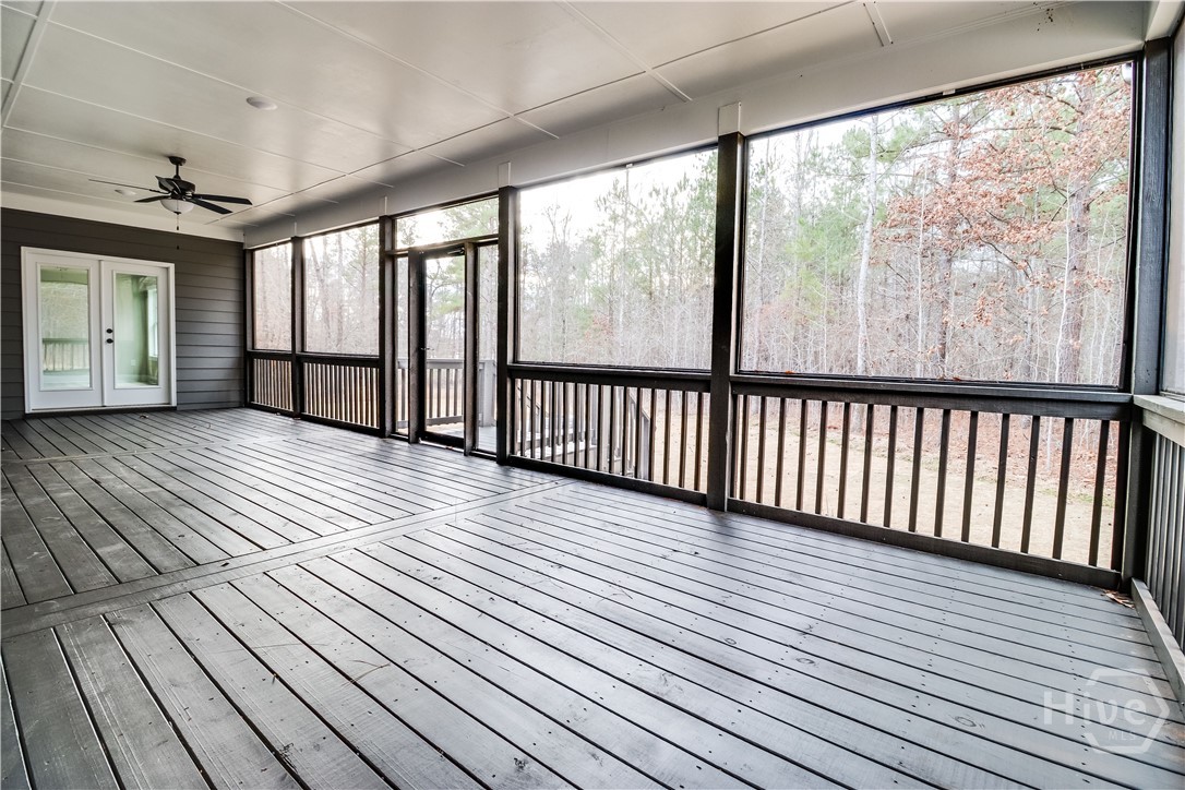 1021 Pointe S Property Photo 37