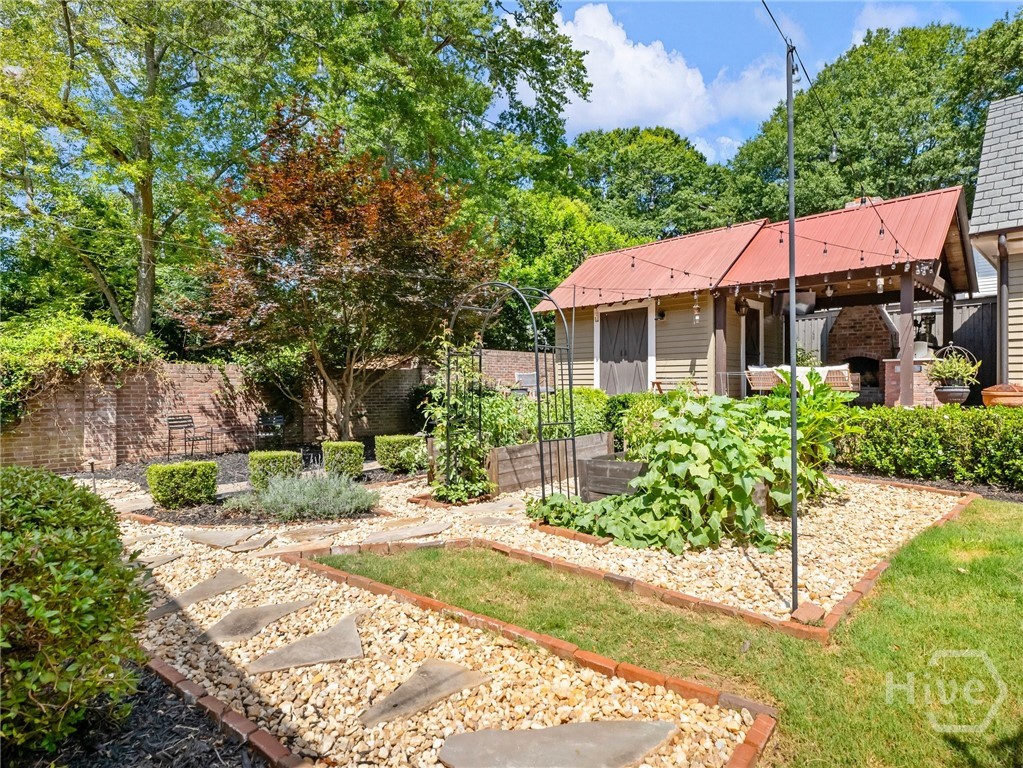 107 Church Street Property Photo 6