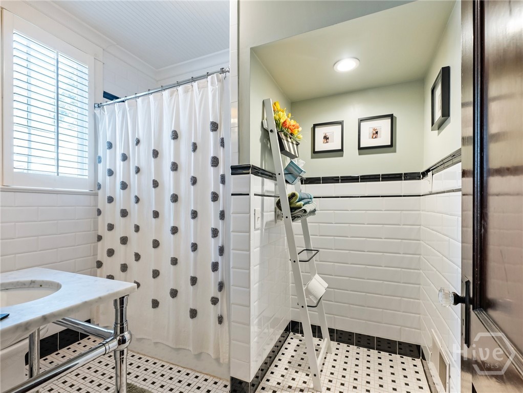107 Church Street Property Photo 15