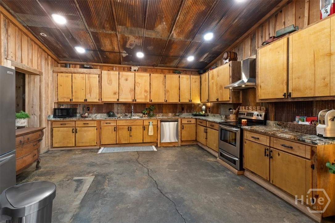 284 Snow Farm Road Property Photo 12