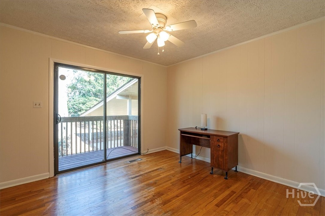 625 Forest Road Property Photo 12