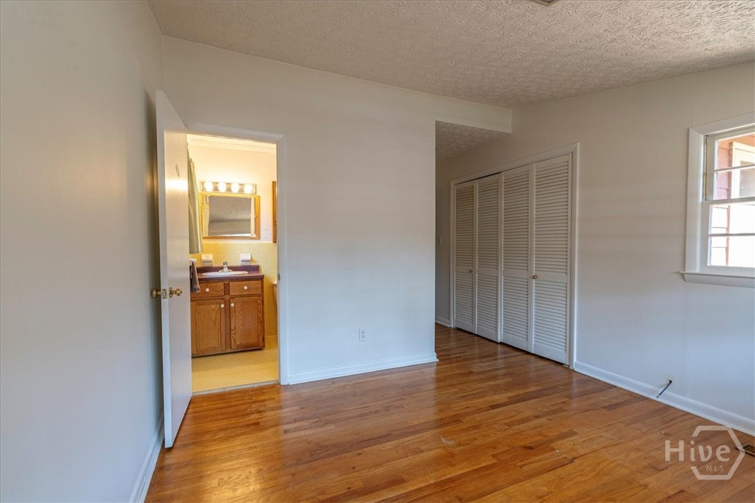 625 Forest Road Property Photo 16