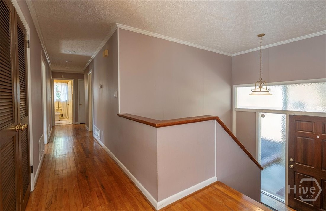 625 Forest Road Property Photo 18