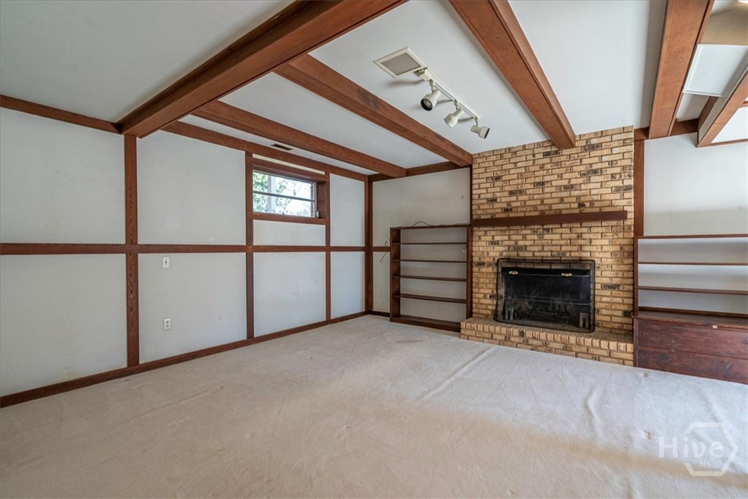 625 Forest Road Property Photo 19