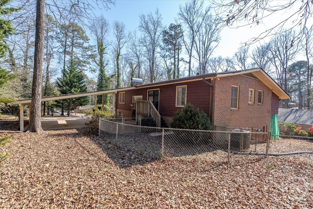 625 Forest Road Property Photo 34