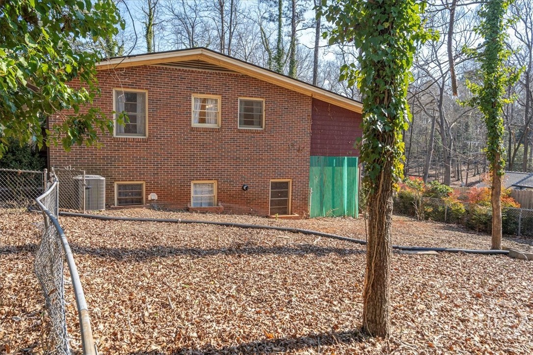 625 Forest Road Property Photo 35