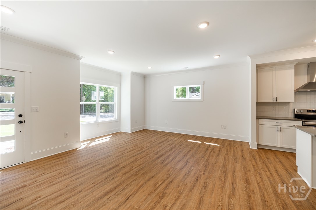 169 Vine Street Property Photo 8