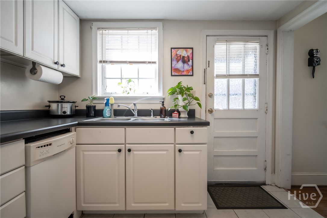 1449 Milledge Avenue Property Photo 8