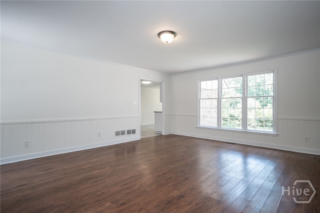 215 Lenox Road Property Photo 27