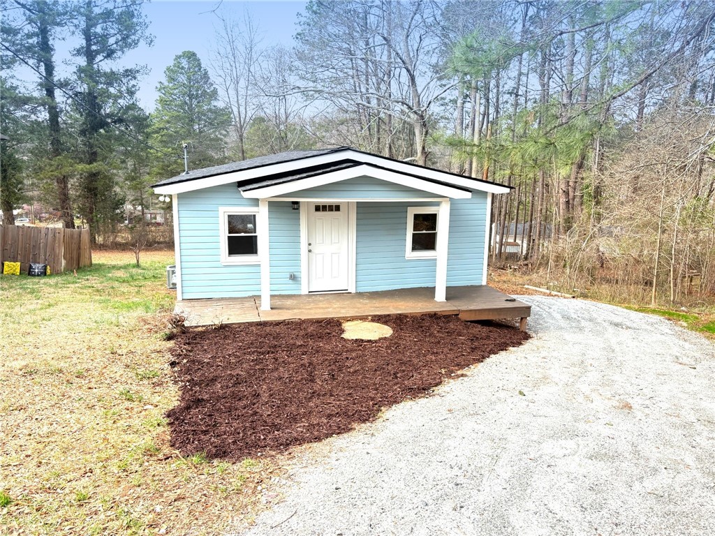 286 Pine Avenue Property Photo 1