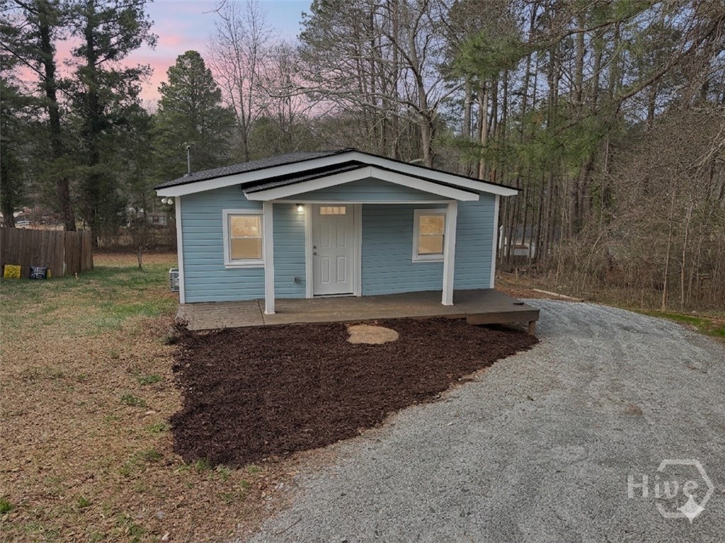 286 Pine Avenue Property Photo 3