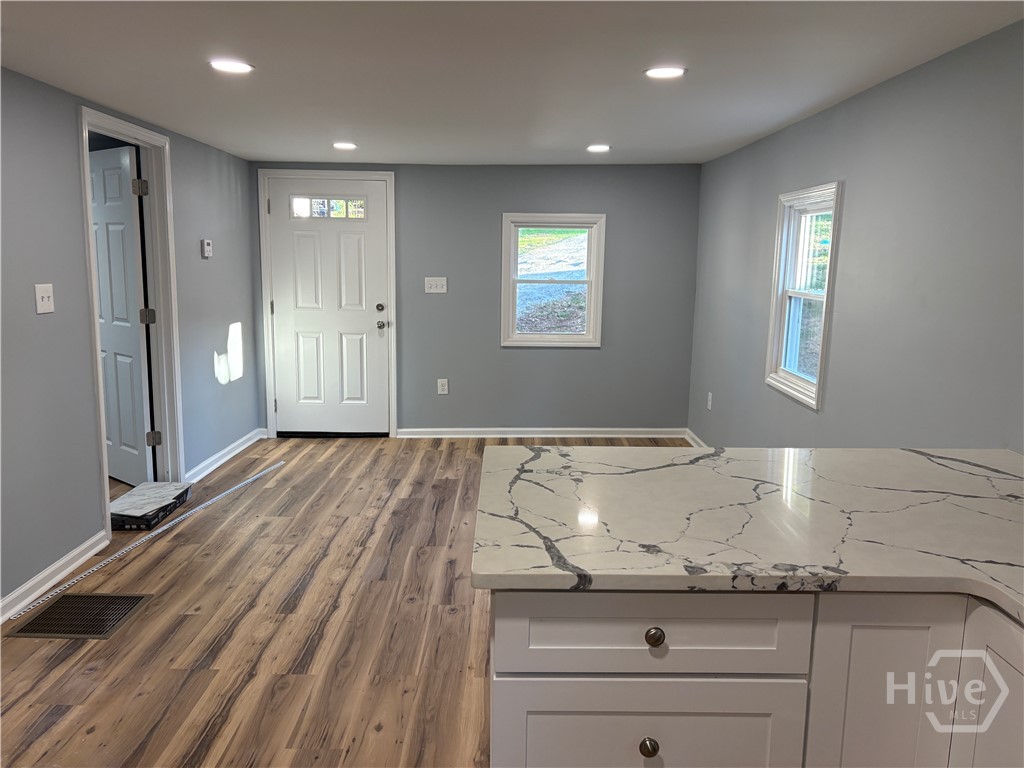 286 Pine Avenue Property Photo 6