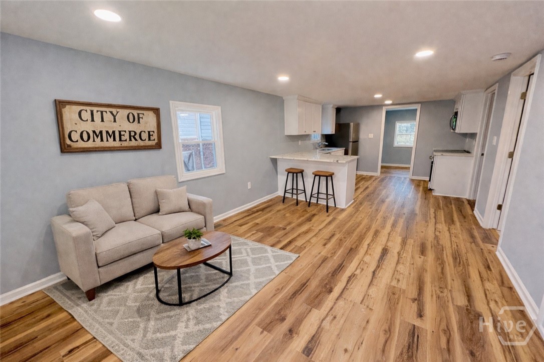 286 Pine Avenue Property Photo 9