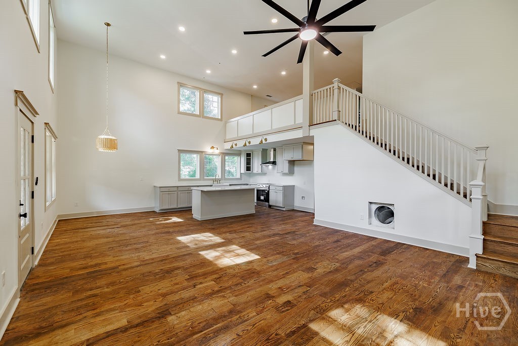 325 Stokes Street Property Photo 8