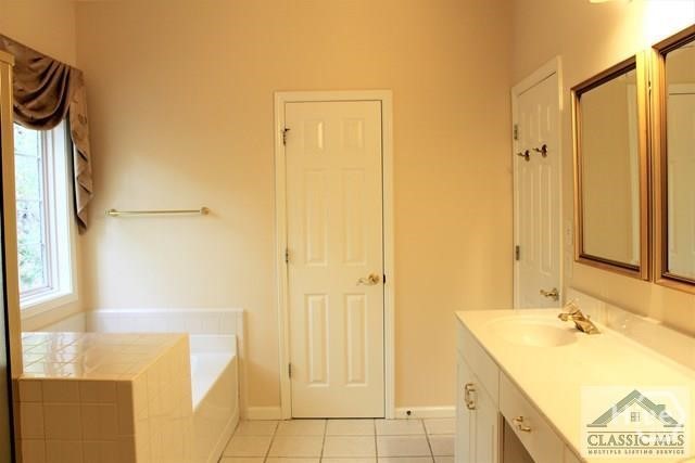 149 Walnut Ridge Drive Property Photo 17