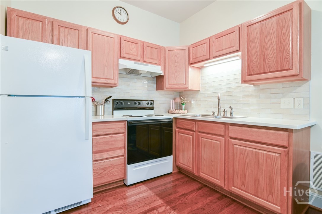 101 Middleton Court Property Photo 39