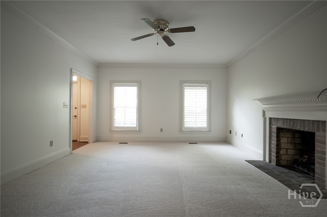 179 S Stratford Drive Property Photo 4