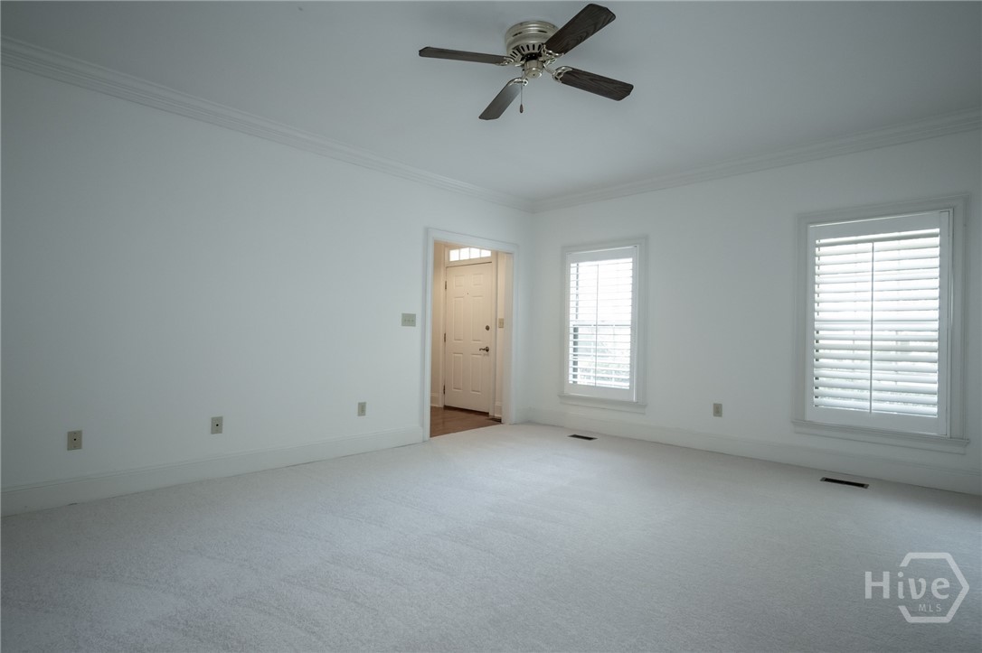 179 S Stratford Drive Property Photo 5