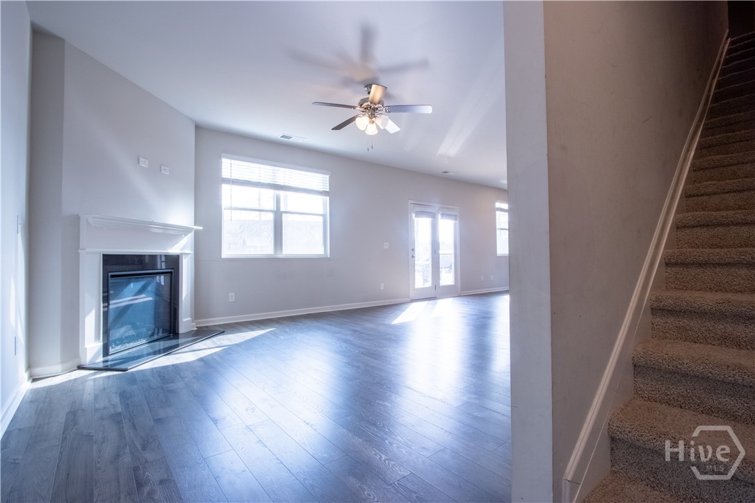 325 Park West Boulevard Property Photo 11