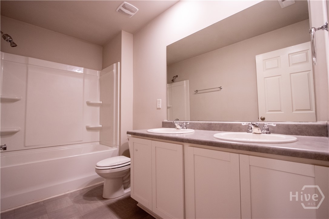 325 Park West Boulevard Property Photo 14