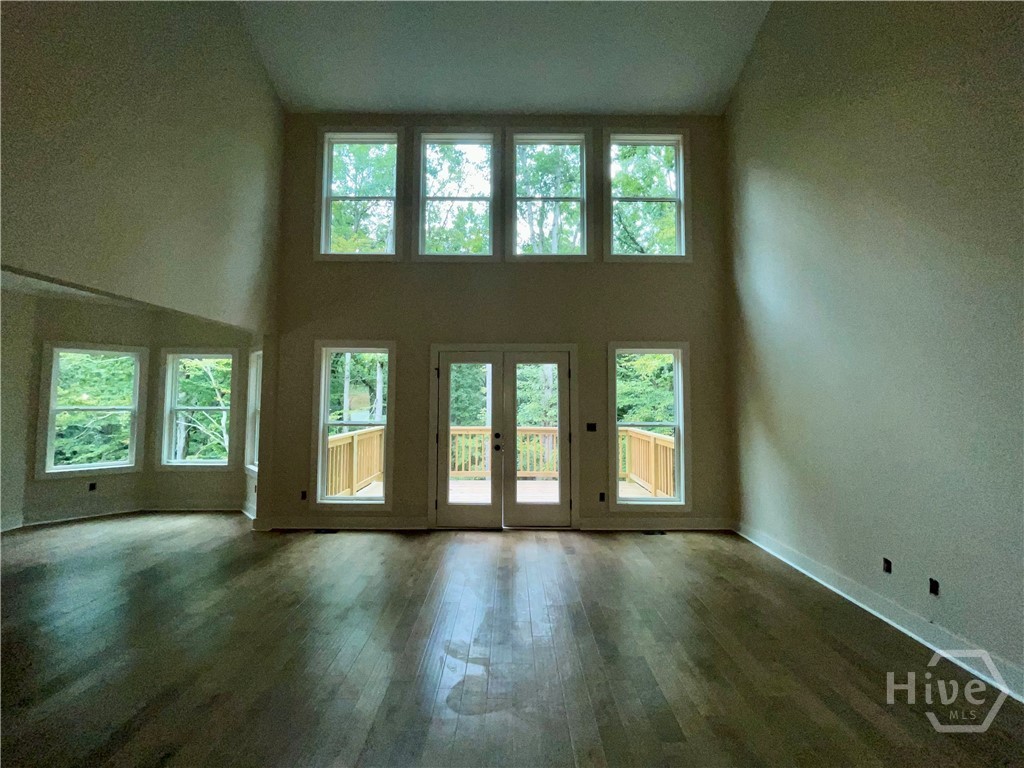450 Ansley Drive Property Photo 2