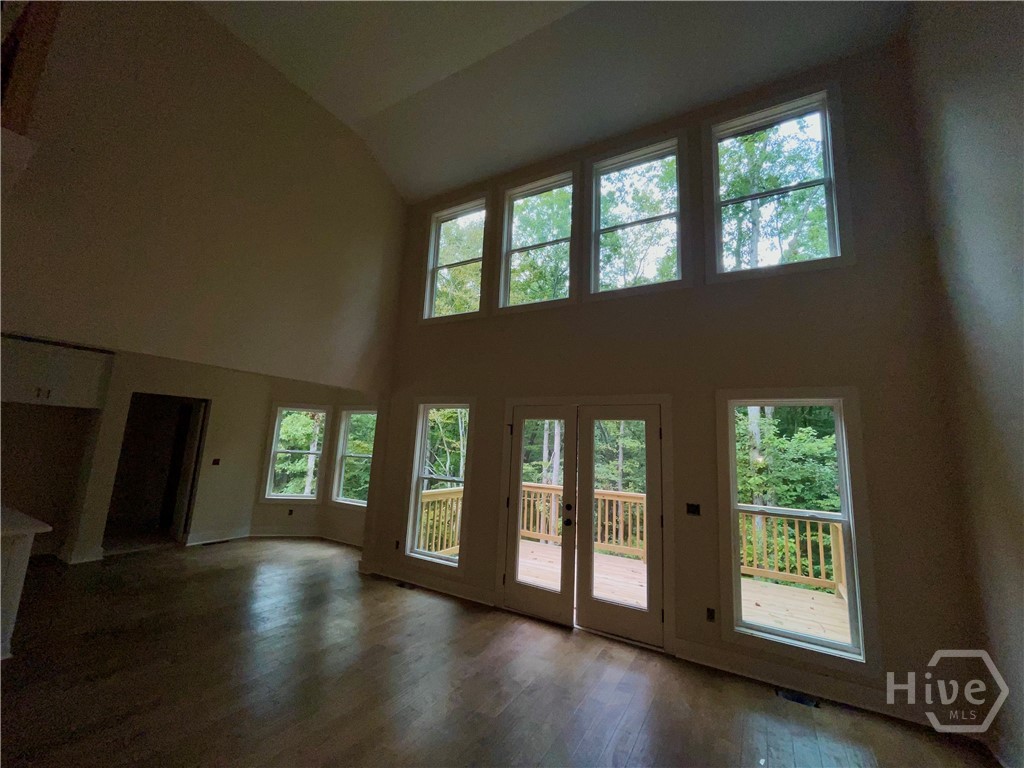 450 Ansley Drive Property Photo 4