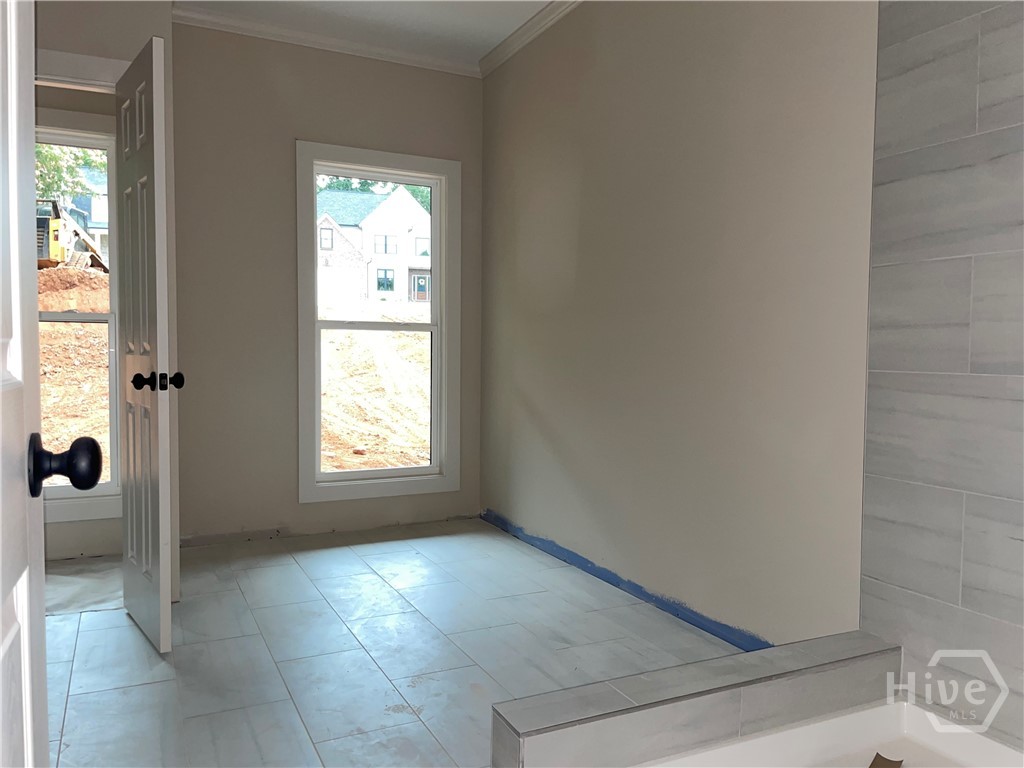 450 Ansley Drive Property Photo 9