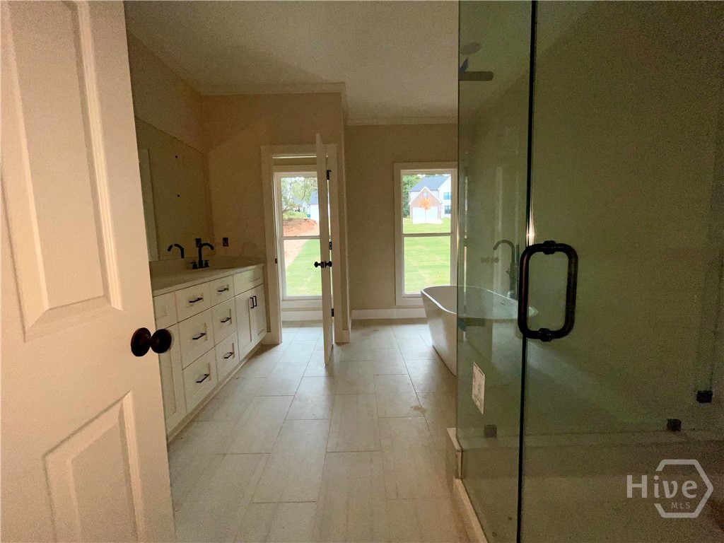 450 Ansley Drive Property Photo 10