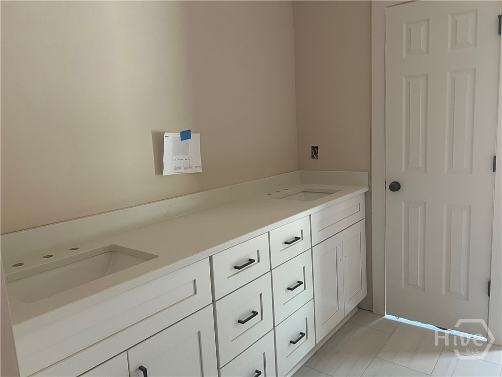 450 Ansley Drive Property Photo 11