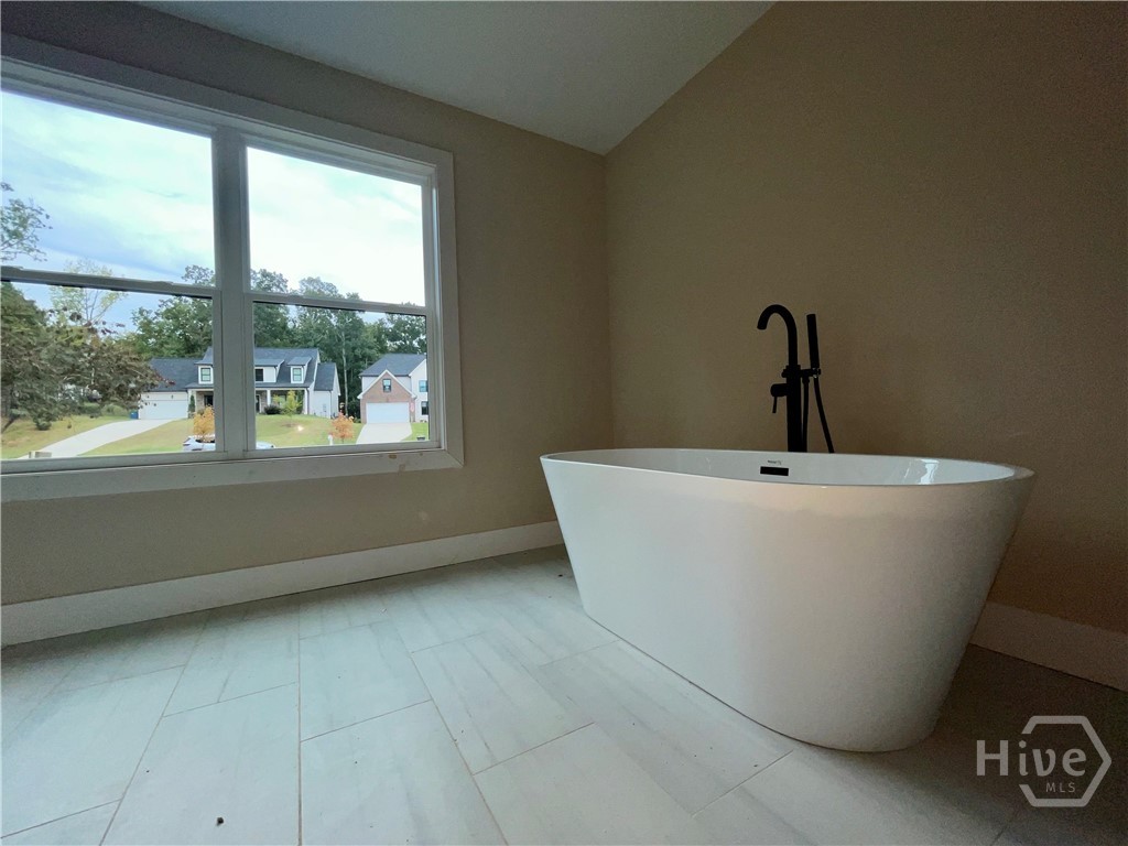 450 Ansley Drive Property Photo 17