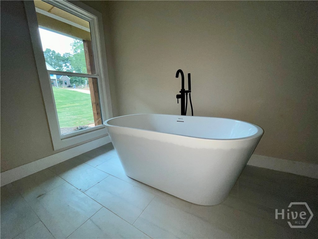 450 Ansley Drive Property Photo 25