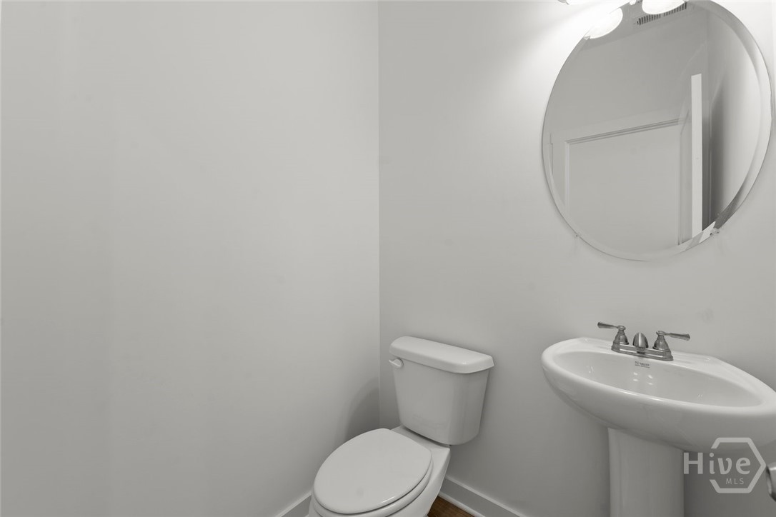 534 Lillian Way Property Photo 10