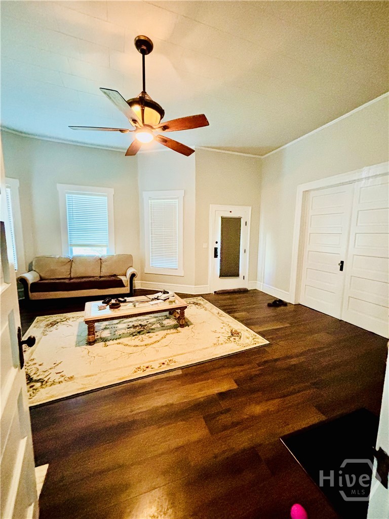 246 Park Avenue Property Photo 6