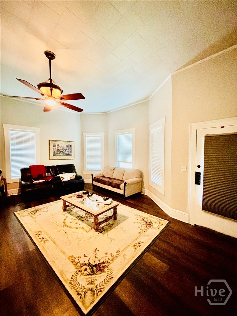 246 Park Avenue Property Photo 7