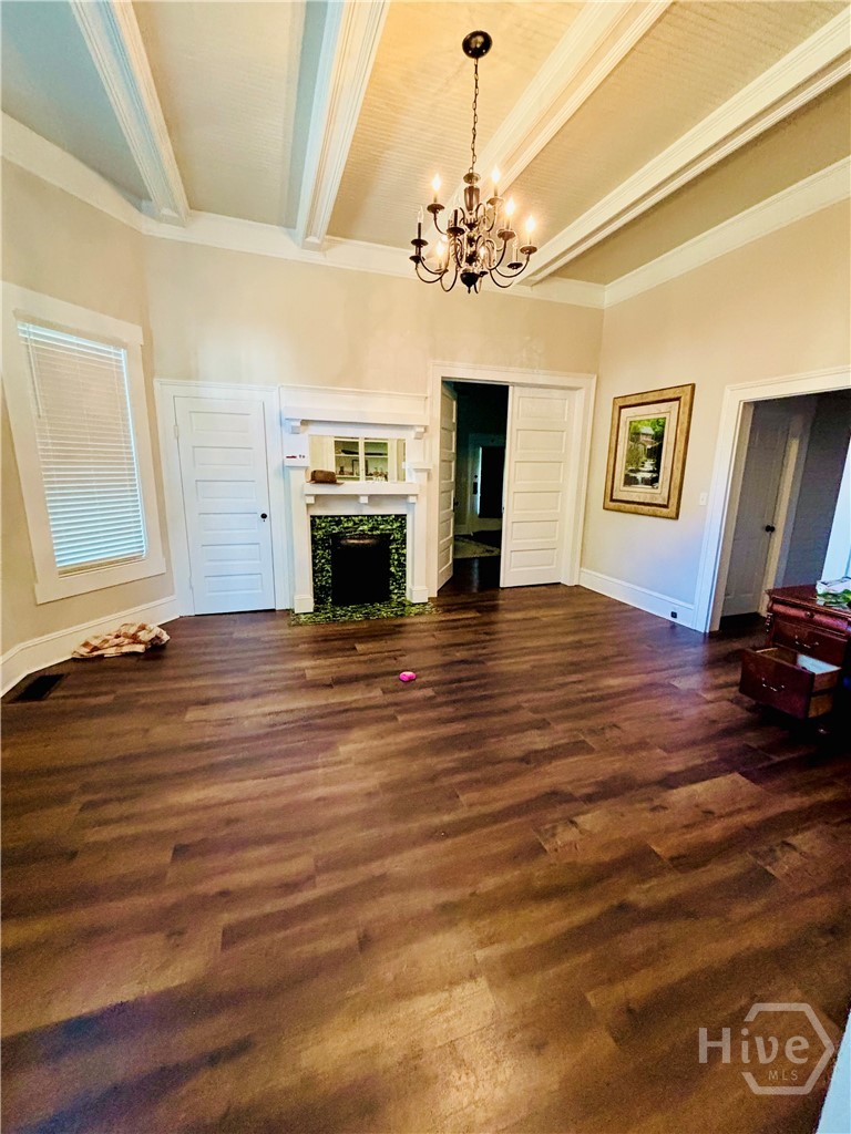 246 Park Avenue Property Photo 11